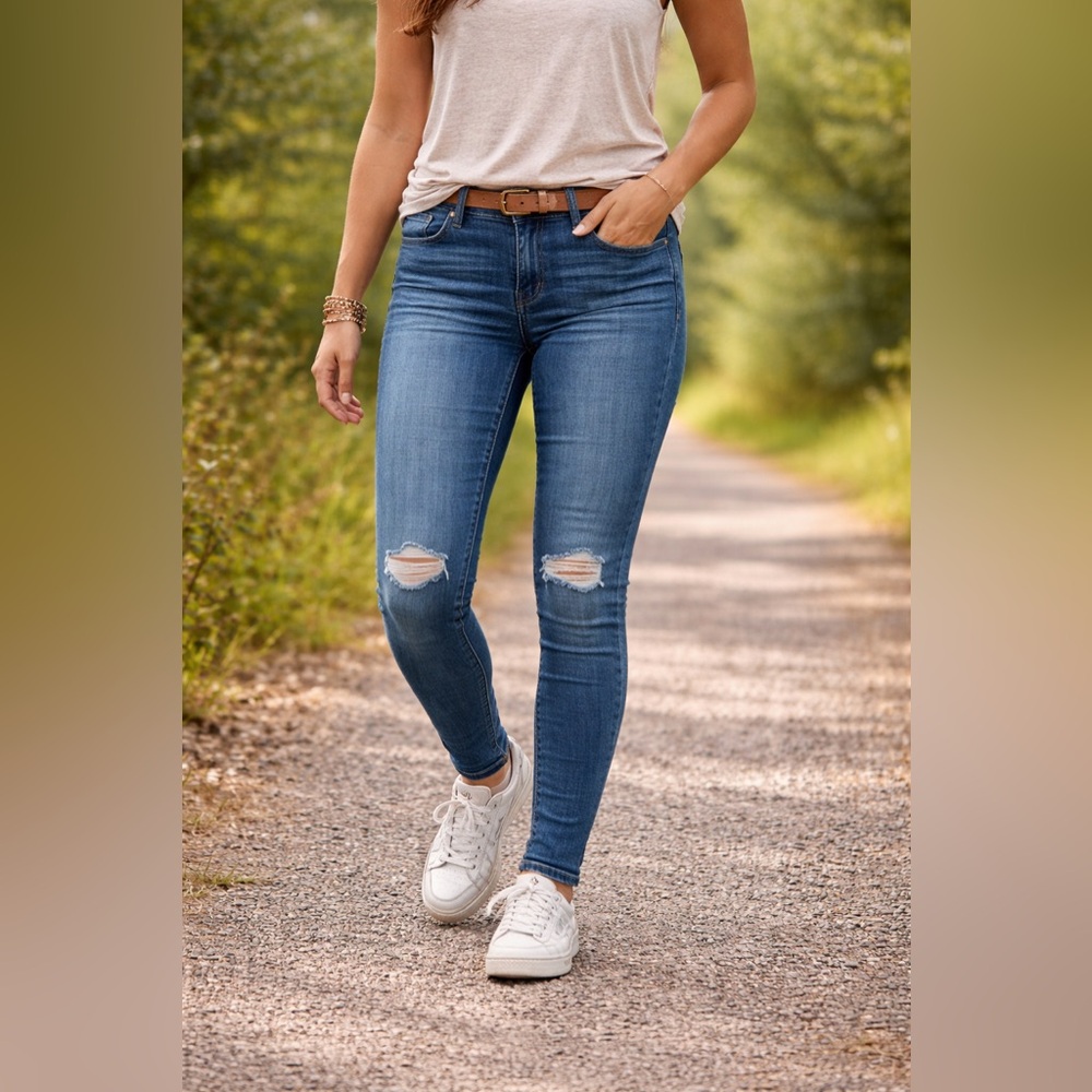 Old Navy Women's Rockstar Distressed Skinny Jeans - Blue